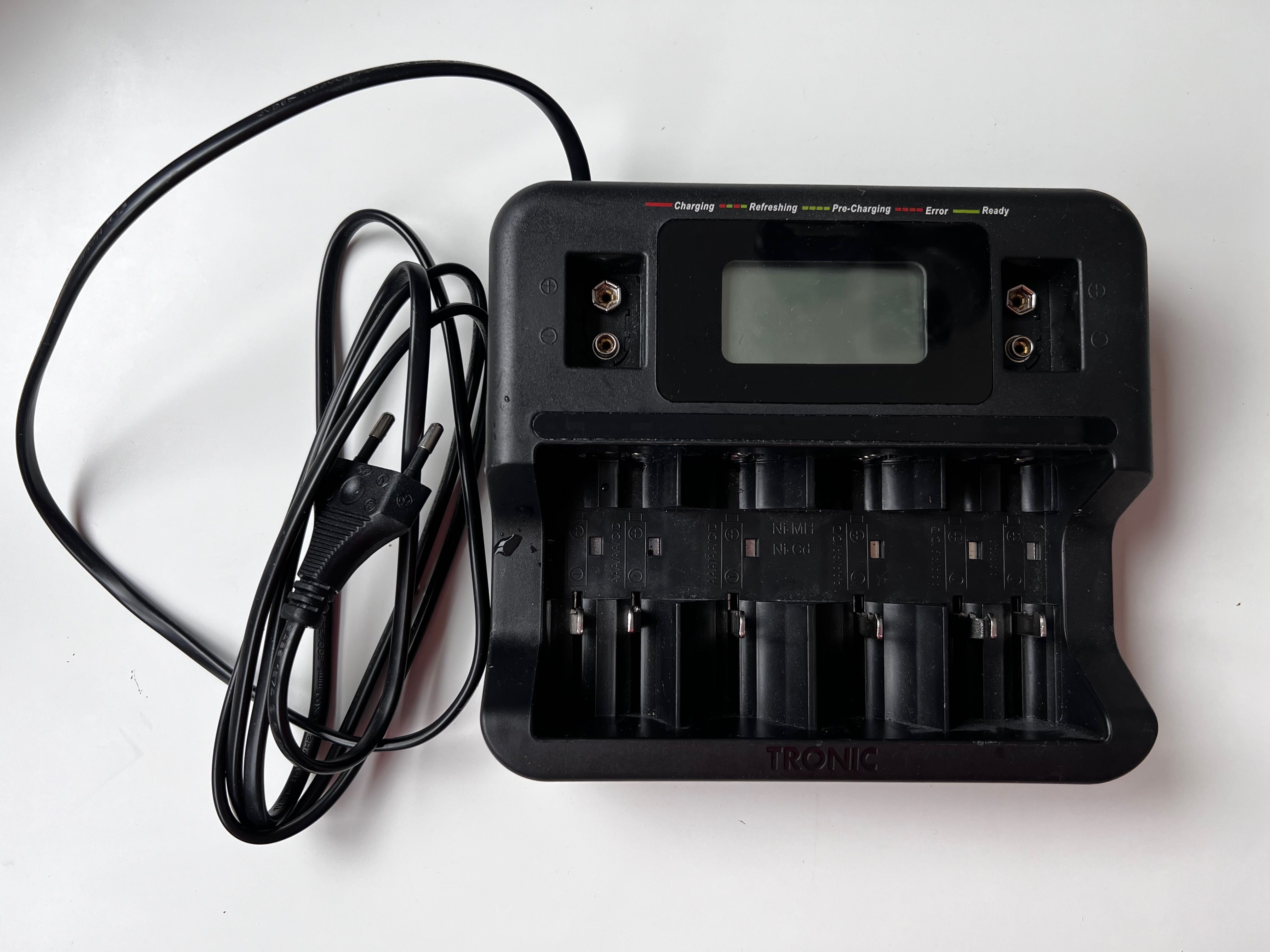 Tronic зарядно устройство с дисплей за NiMH батерии