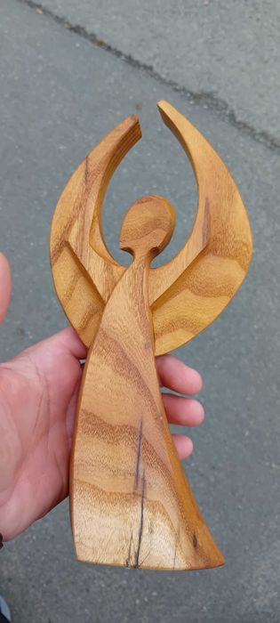 Ангел. Аврска дървоезба.