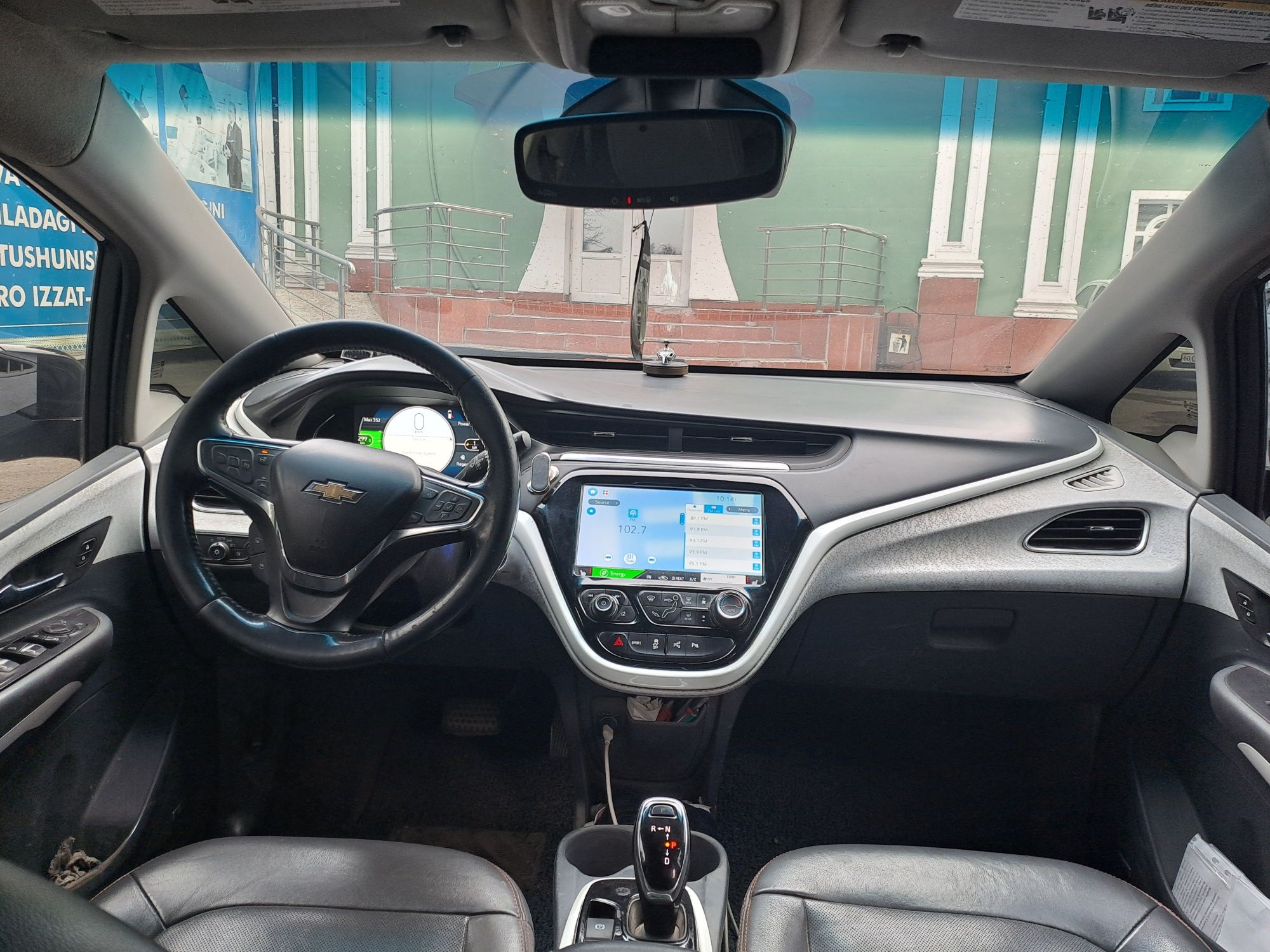 Электромобил Chevrolet Bolt
