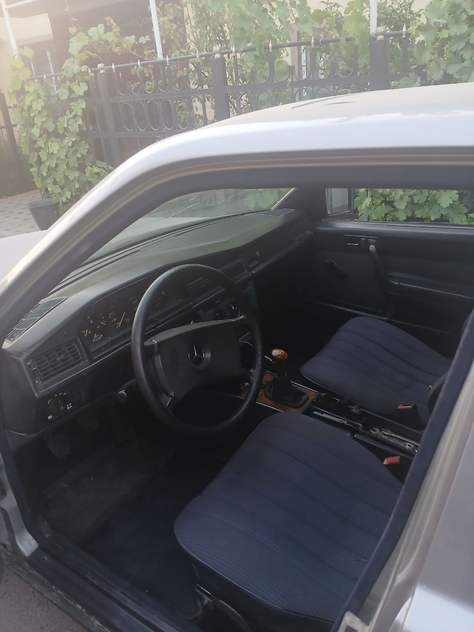 Продам Mercedes Benz 190 E