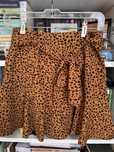 Vand fusta cu pantaloni scurti Stradivarius