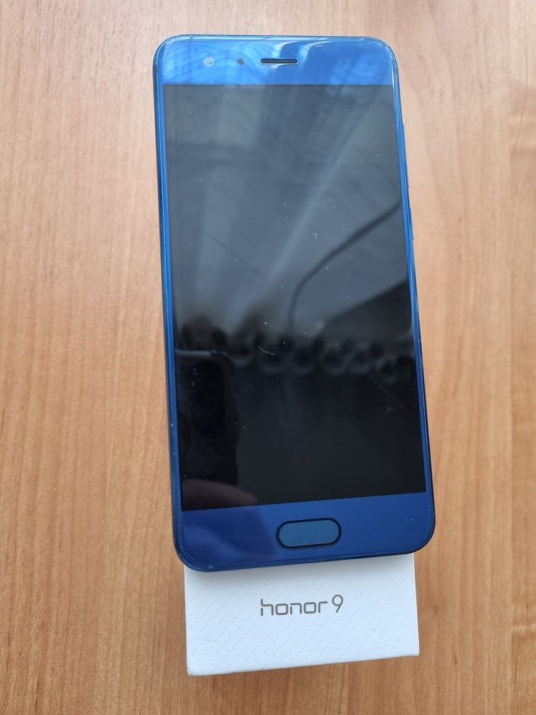 Смартфон Huawei Honor 9