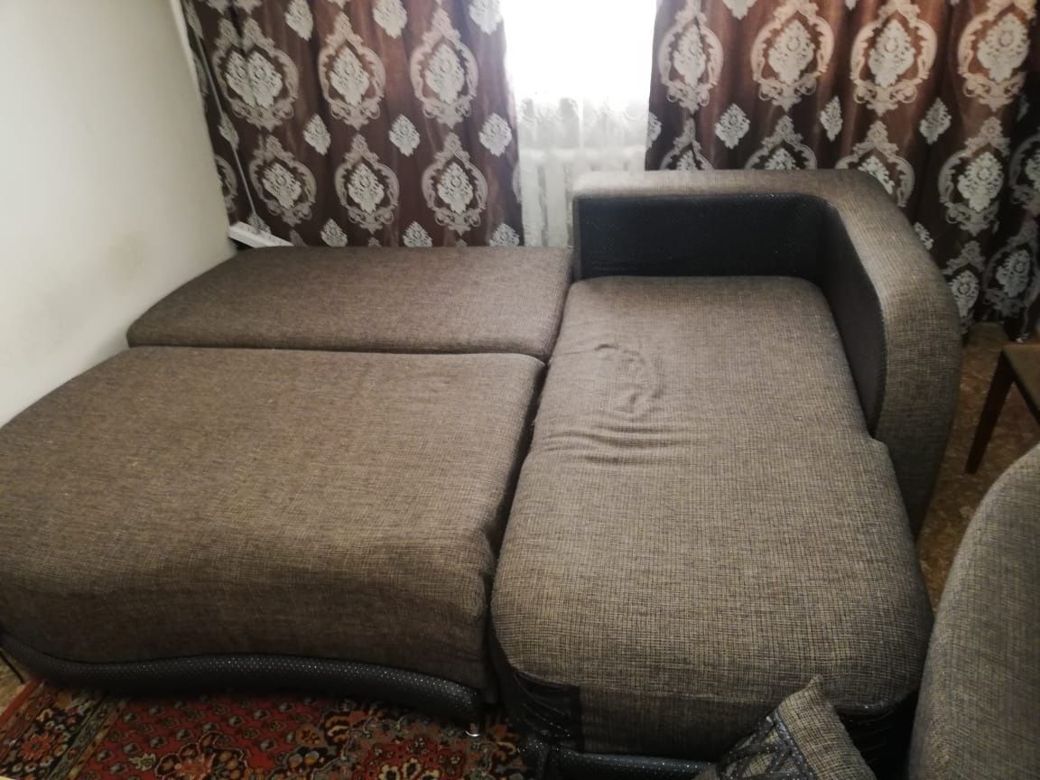 Продам диван с креслом и пуфом