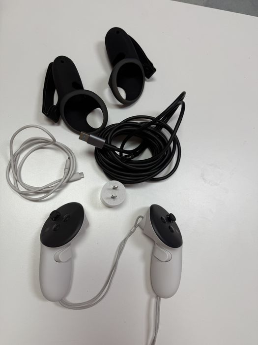 Продавам Meta Quest 3 128gb в гаранция до 11.26г.