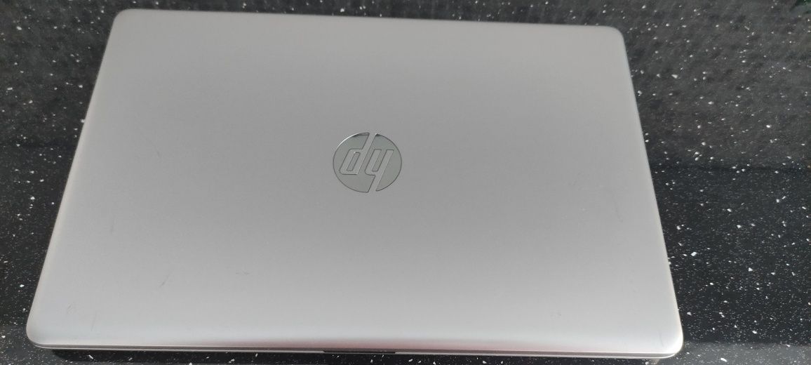 Laptop Hp 250 G7 - i5-8265u-8CPU/ 12Gb DDR4/ SSD 256/ Display FullHD