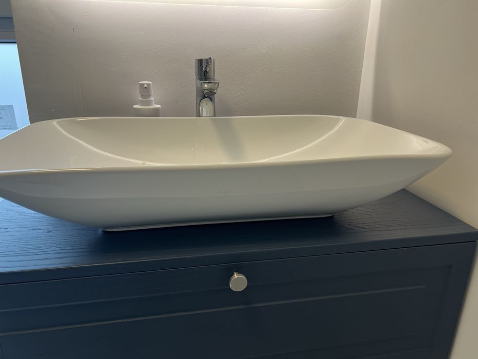 Lavoar alb baie pe blat