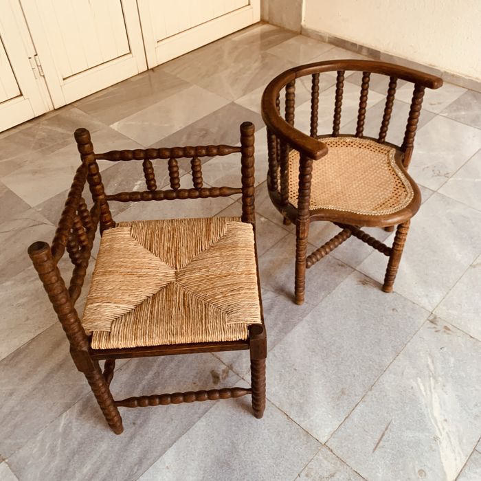 Два винтидж стола в стил “bobbin turned”