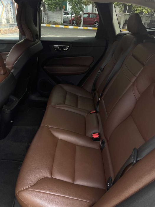 Volvo XC60 2018 190cp