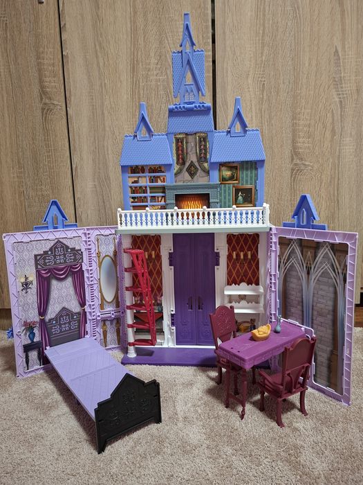 DISNEY Frozen II Сгъваем замък АРЕНДЕЛ