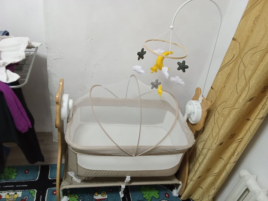 Детская люлька с мобилью