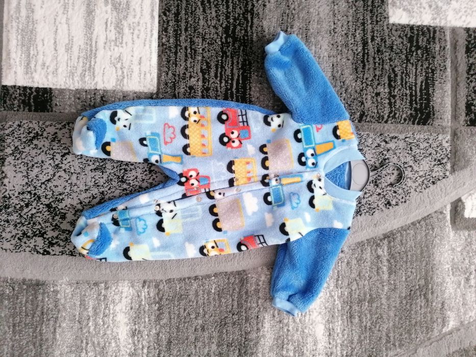 3 Costumase pentru bebeluși