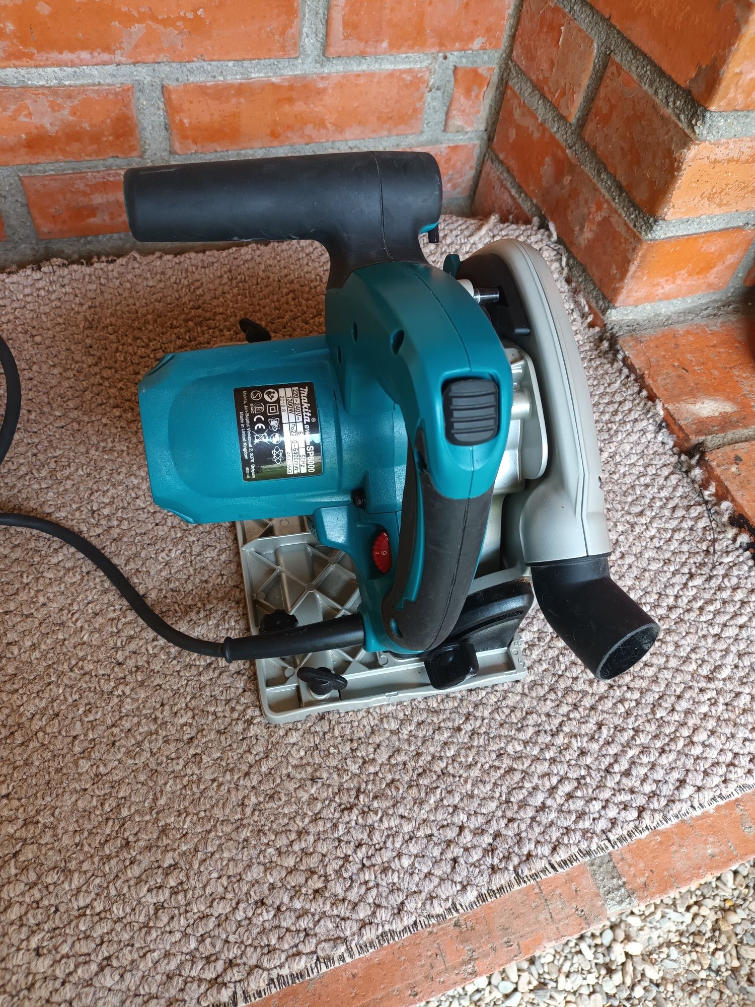 Circular makita 1300w