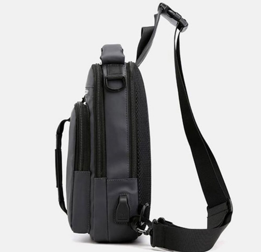 мъжка чанта за през рамо многофункционална с USB порт за зареждане