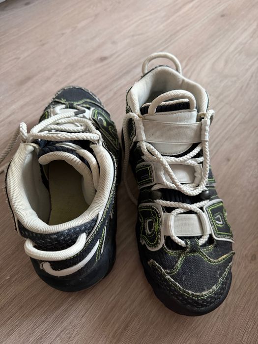 Маратонки Nike.       :