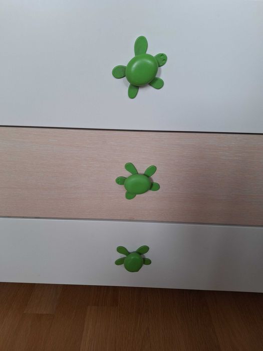 Дръжки за шкафове