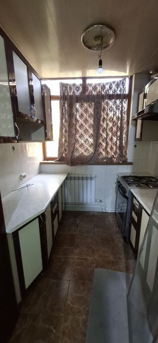 Гагарин кучасида 4 хоналик уй сотилади