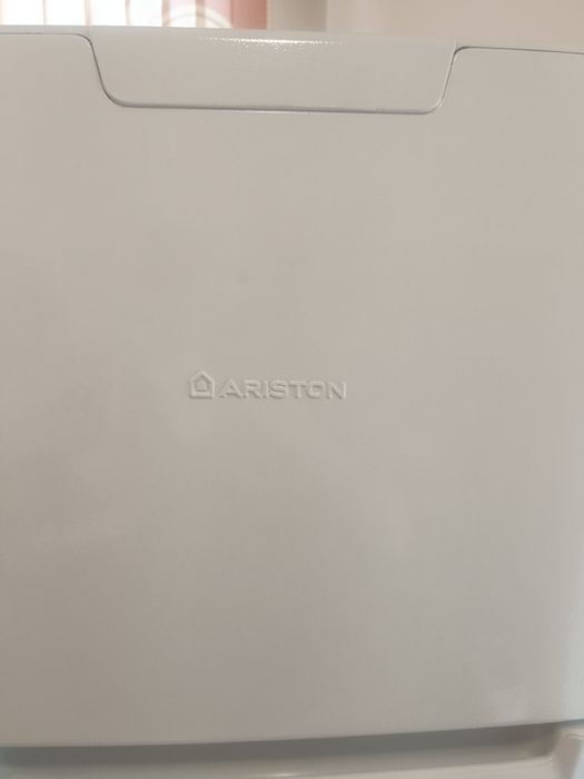 Хладилник Ariston Перфектно работещ!!!