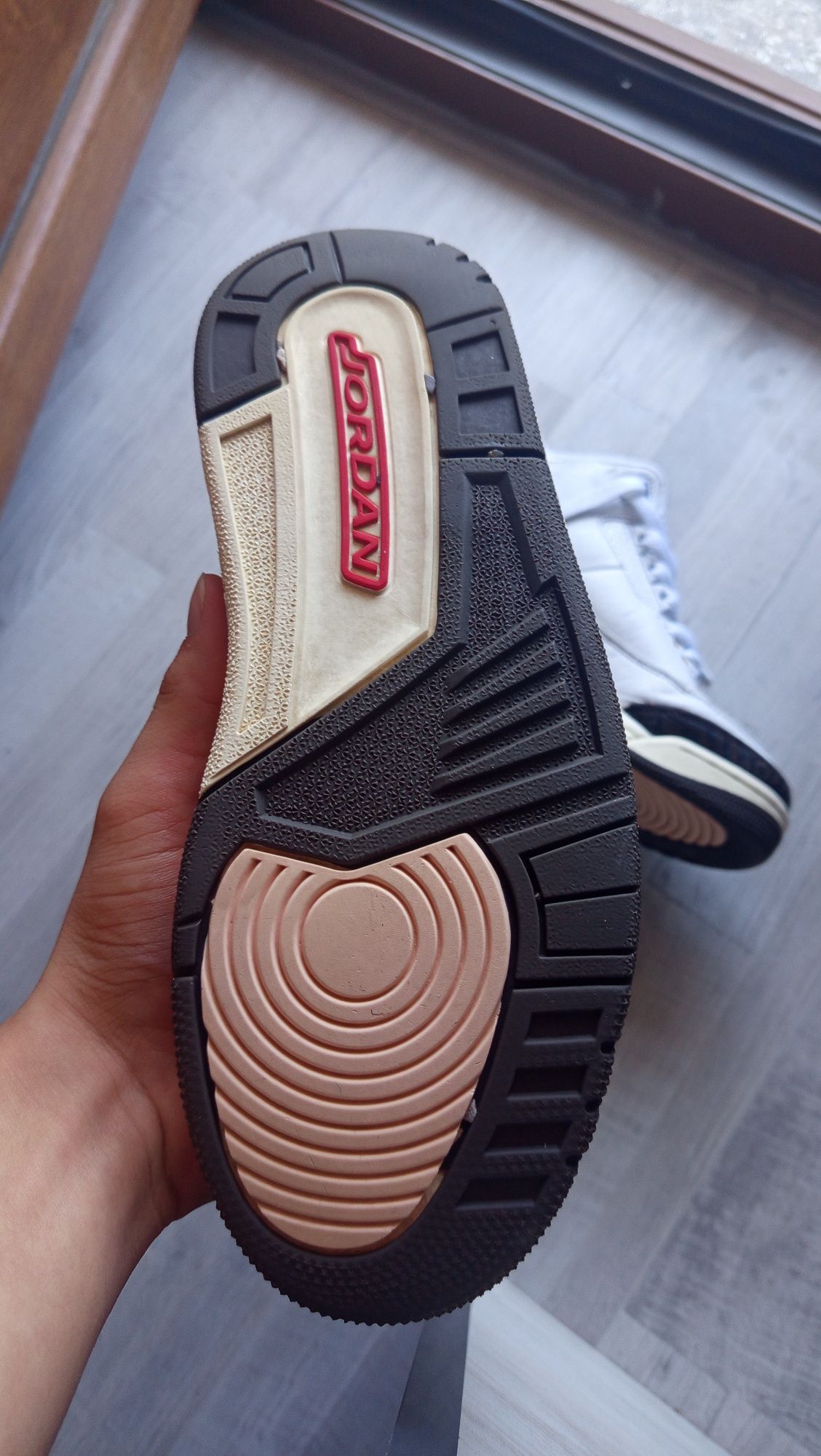 Jordan 3 Retro - Neapolitan