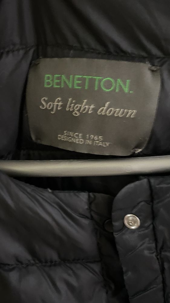 Продам куртку Benetton