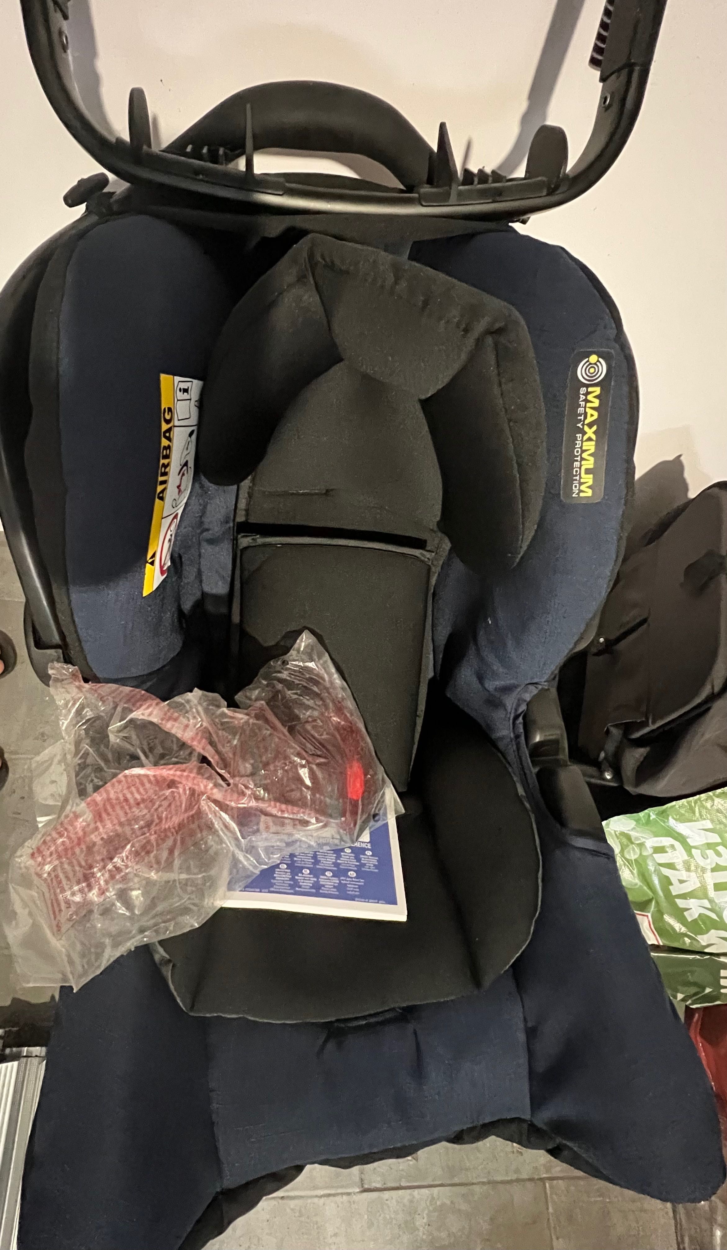 Столче за кола GRACO Snugsafe, Тъмносин с основа GRACO Snugfix