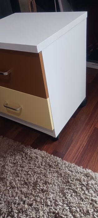 Нощно шкафче с 2 чекмеджета
