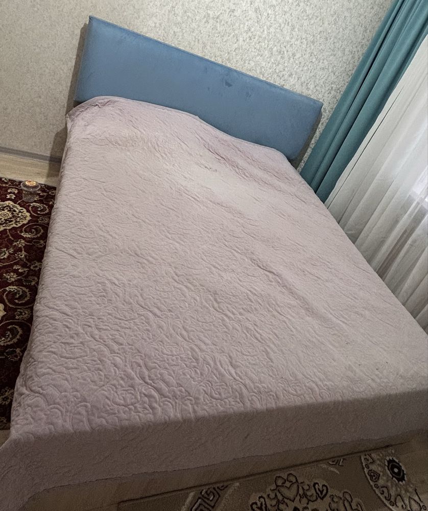 Кровать с матрасом за 22000т