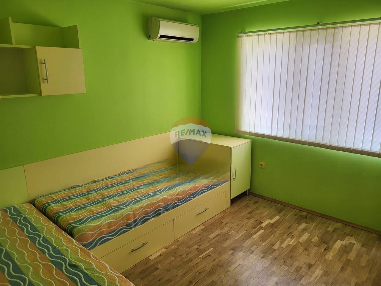 Тристаен апартамент под наем, Цветен кв.,гр.Варна ДВ 3997
