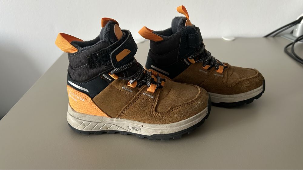 Ghete piele waterproof copii, nr 25, stare ff buna (noi sunt 190 Lei)