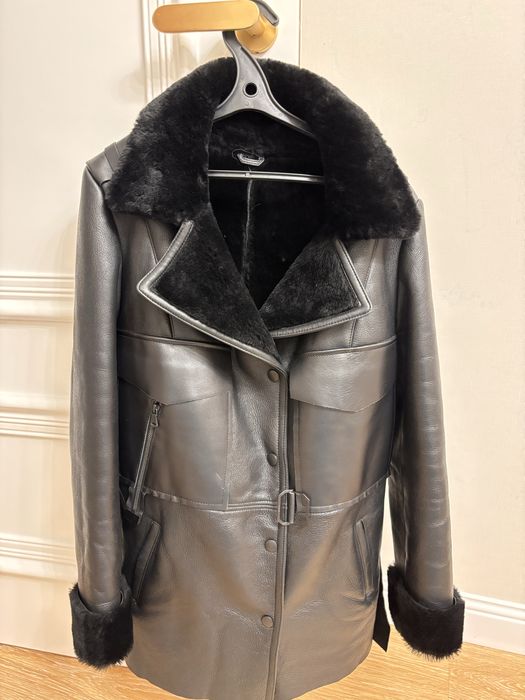 Продам женскую дубленку