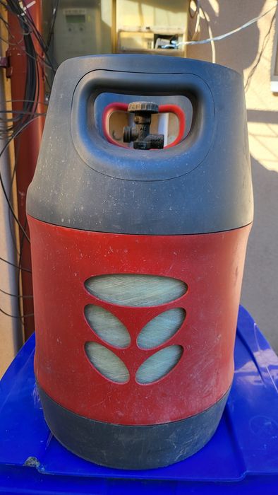 Vand butelie reincarcabila