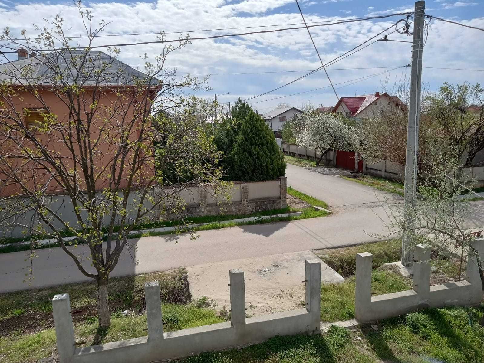 De vanzare casa cu etaj + teren in  comuna ADUNATII COPACENI .