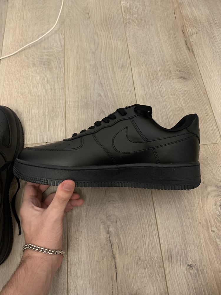 Nike Air Force 1 Triple Black