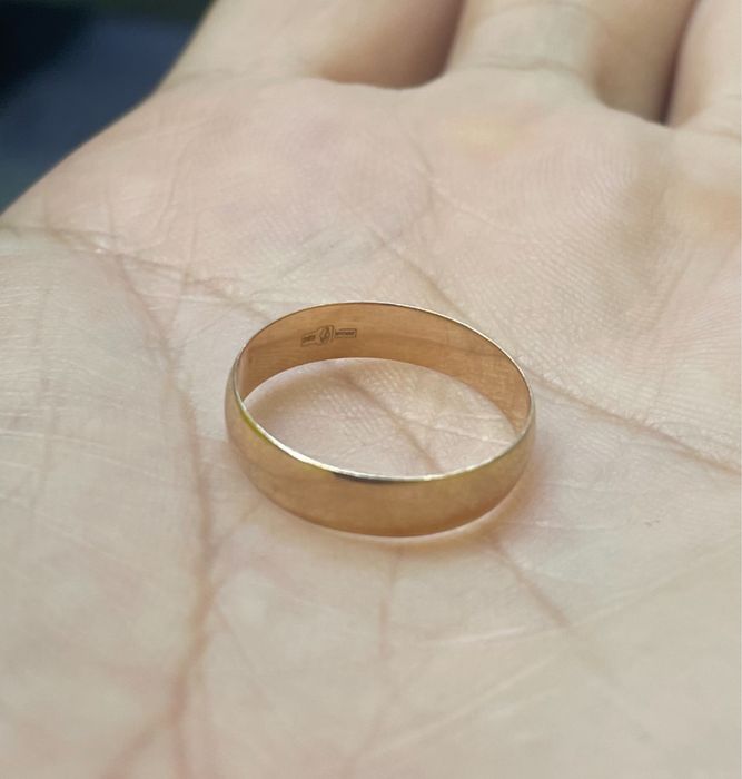 Обручальное кольцо 1.56гр