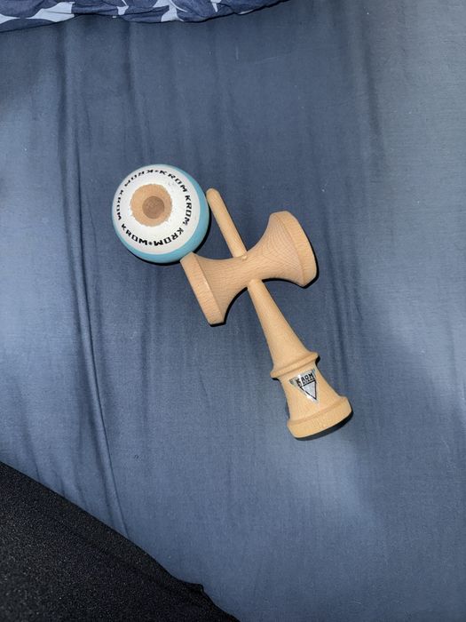 Kendama Krom  pop blue