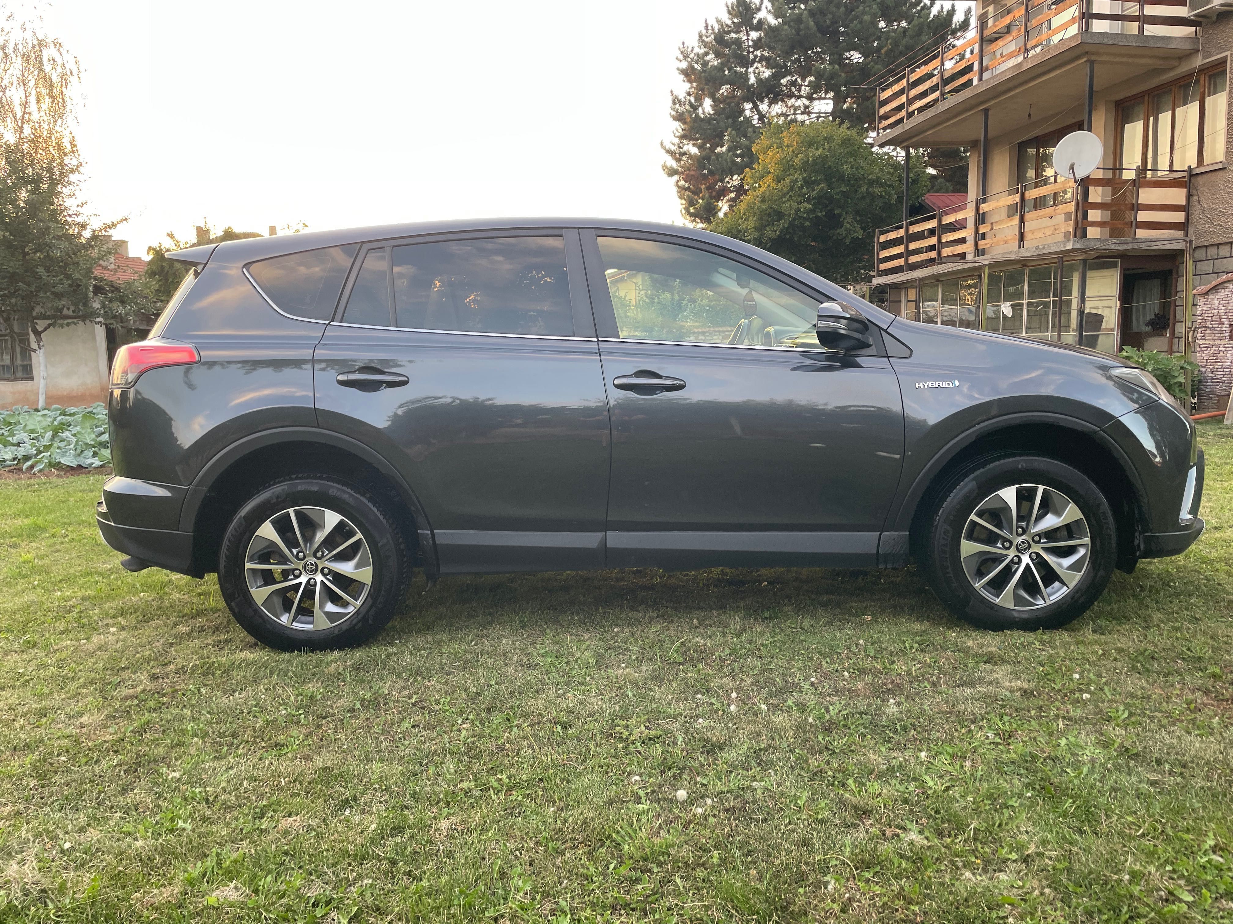 Toyota Rav 4 Hybrid / 2.5