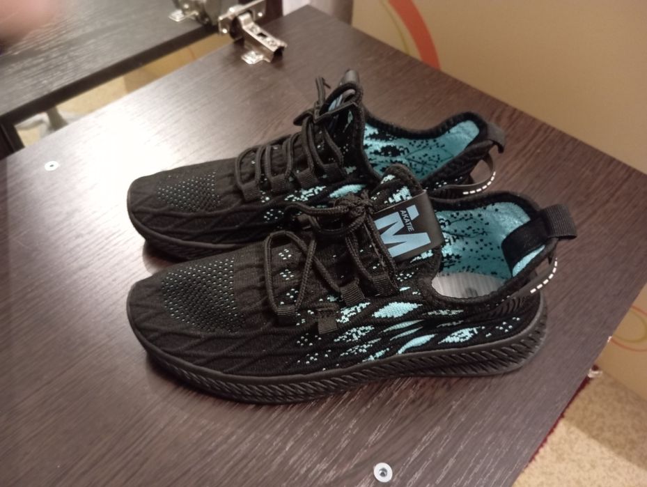 Кроссовки 39р ,новые