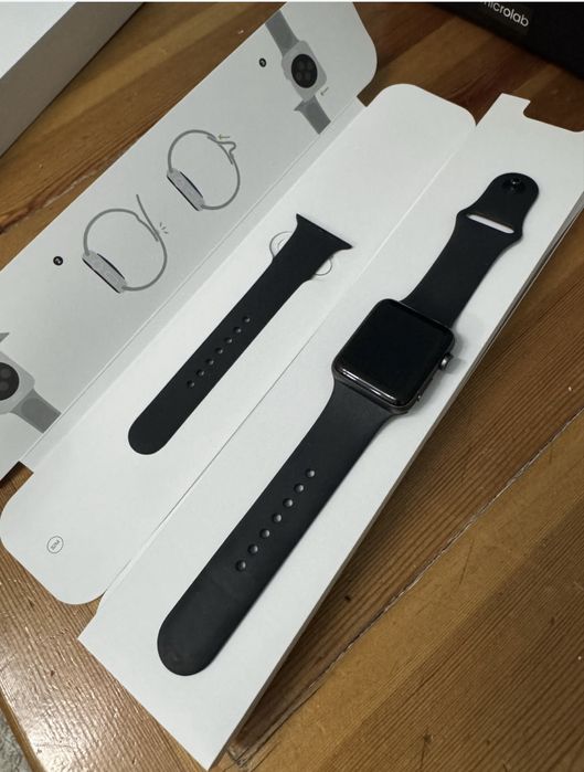 Продам Apple watch series 3