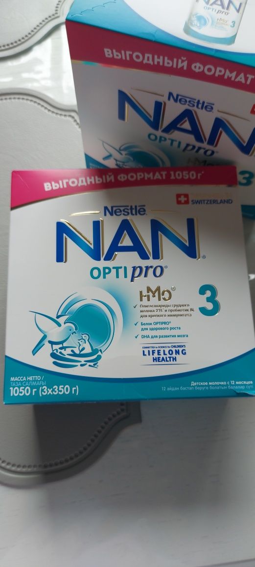 Продам детскую смесь Nan3