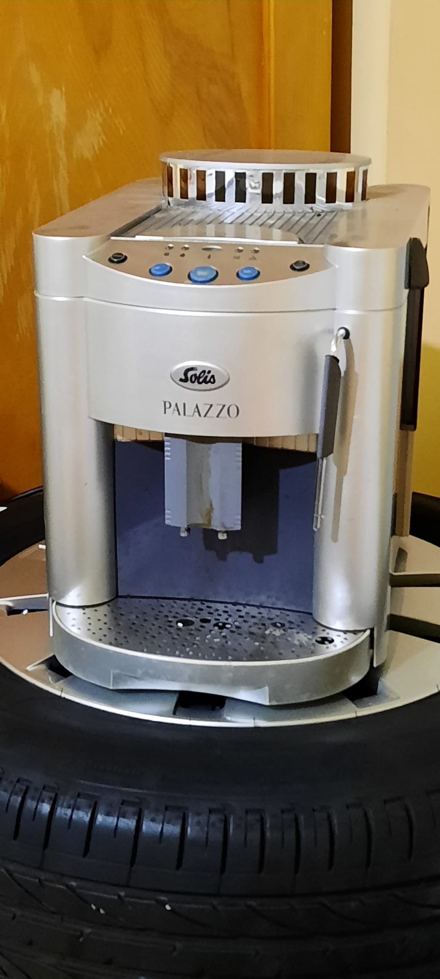 Aparat de cafea cu boabe Solis Palazzo espressor de cafea automat