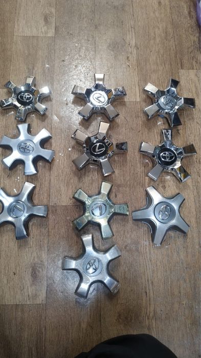 Колпак Крышки Заглушки Колпачки на диски титанки Toyota Lexus