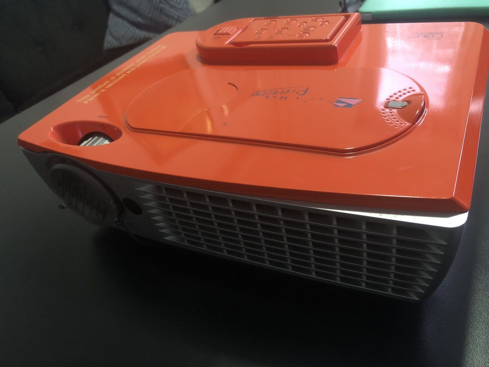 Продава се проектор  Сахара DP-3601