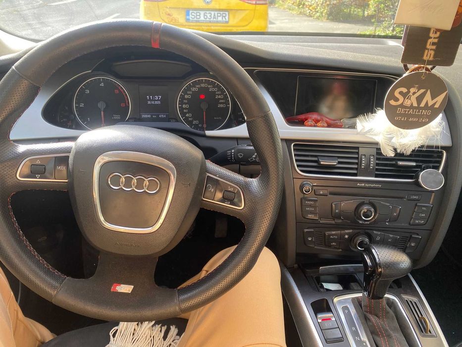 Vand Audi A4 B8 3.0