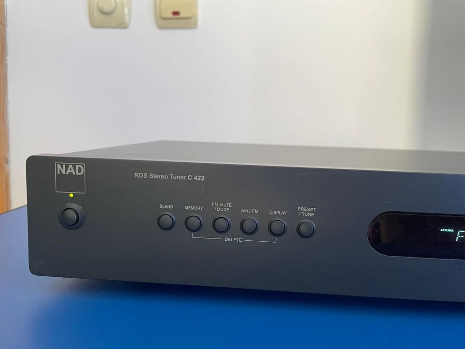 Tuner NAD C 422 .