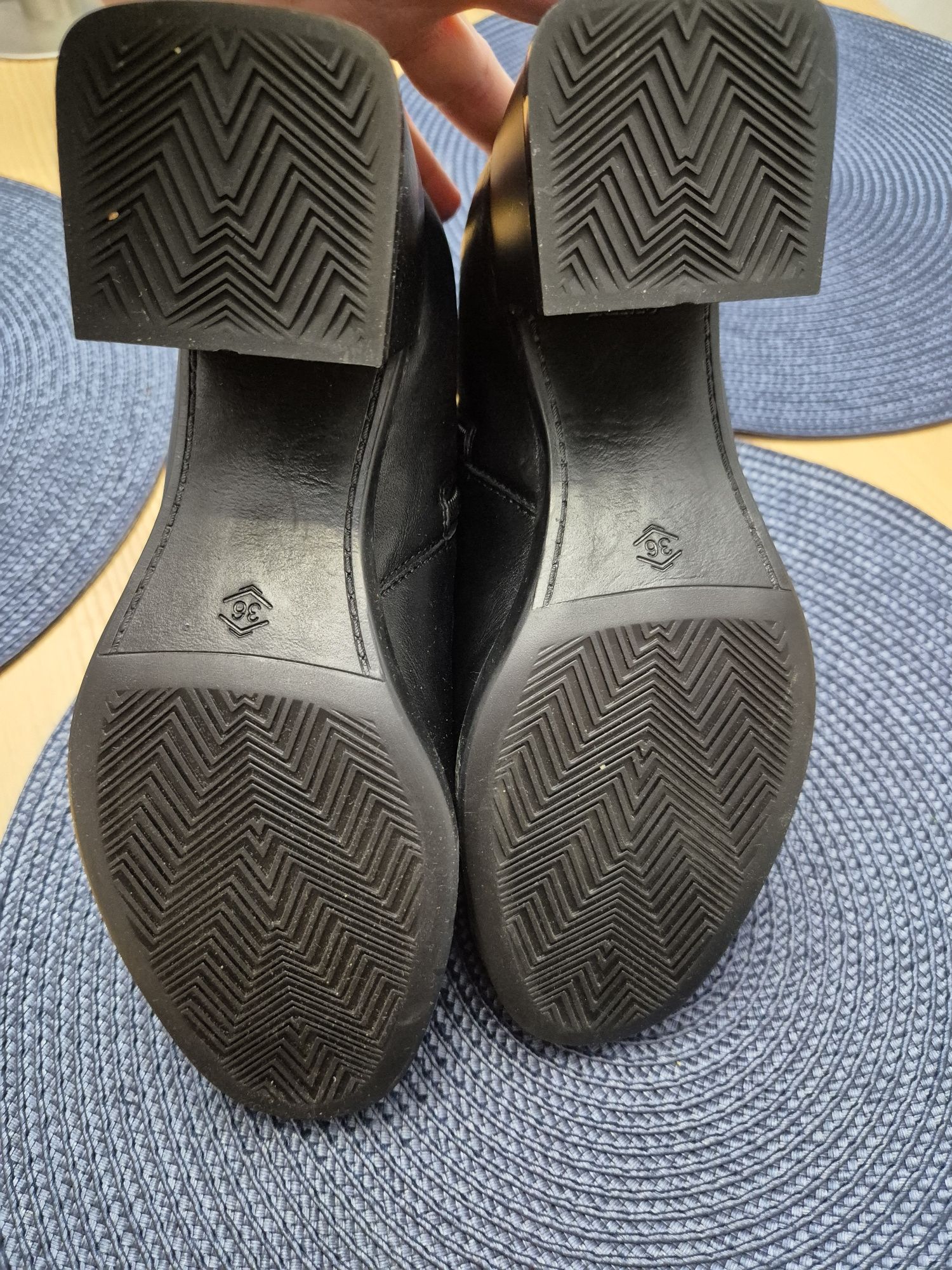 Botine piele toc gros nr 36 noi