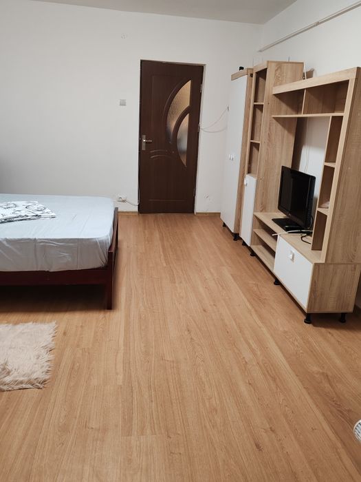 Garsoniera de închiriat