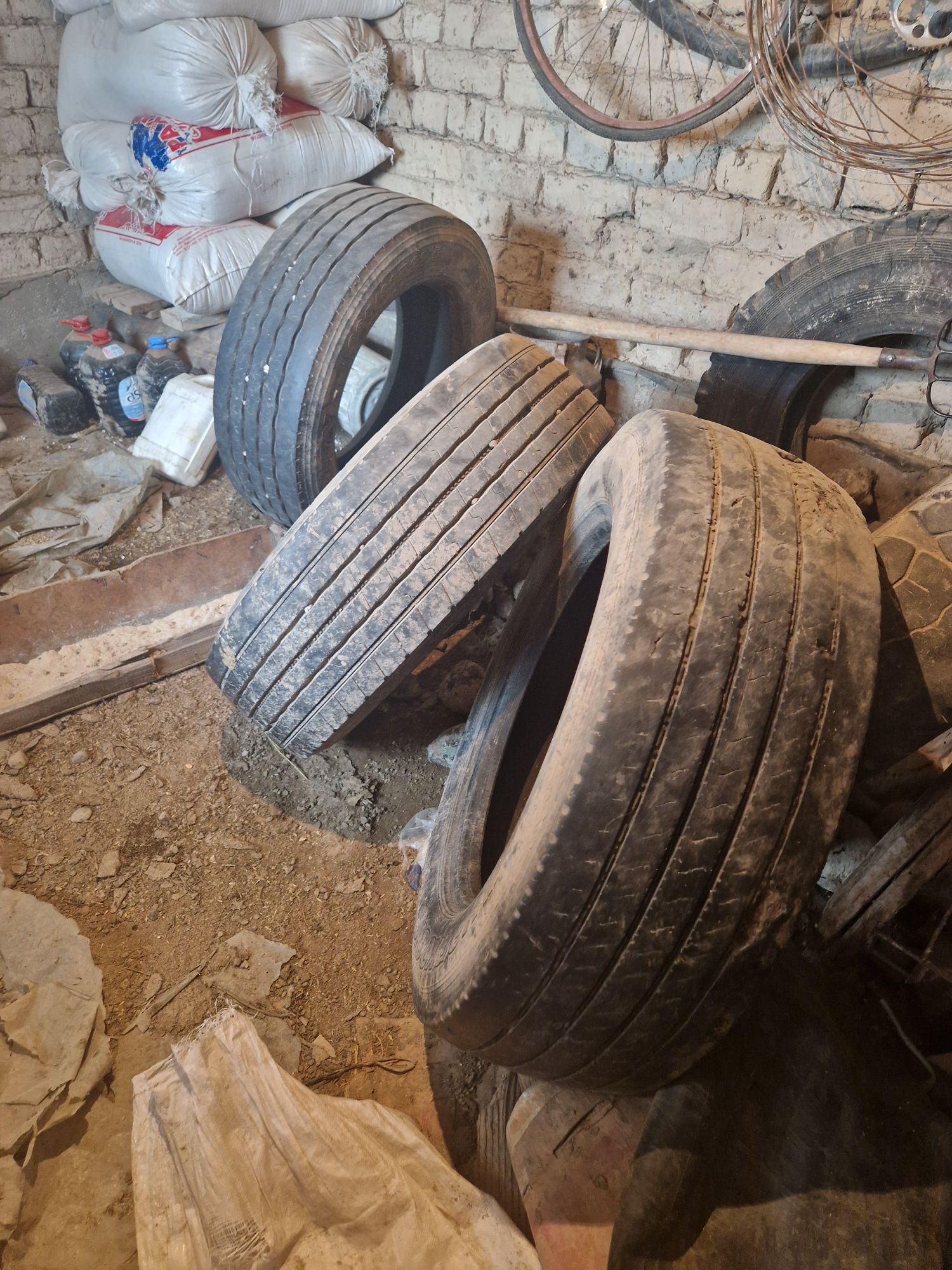 Продается покрышки безкамерная