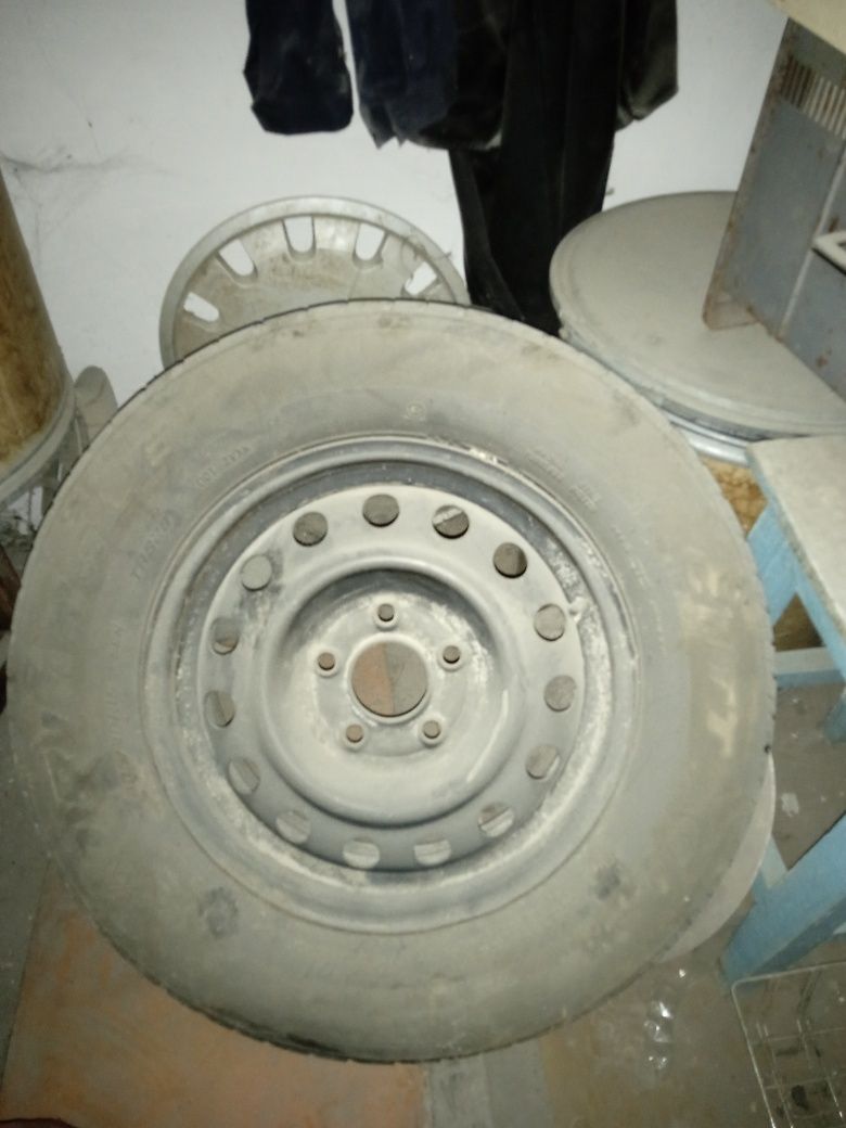 205/70R15размер покрышка с диском.