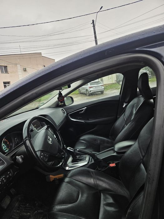 Volvo V40 automat 1.6 diesel