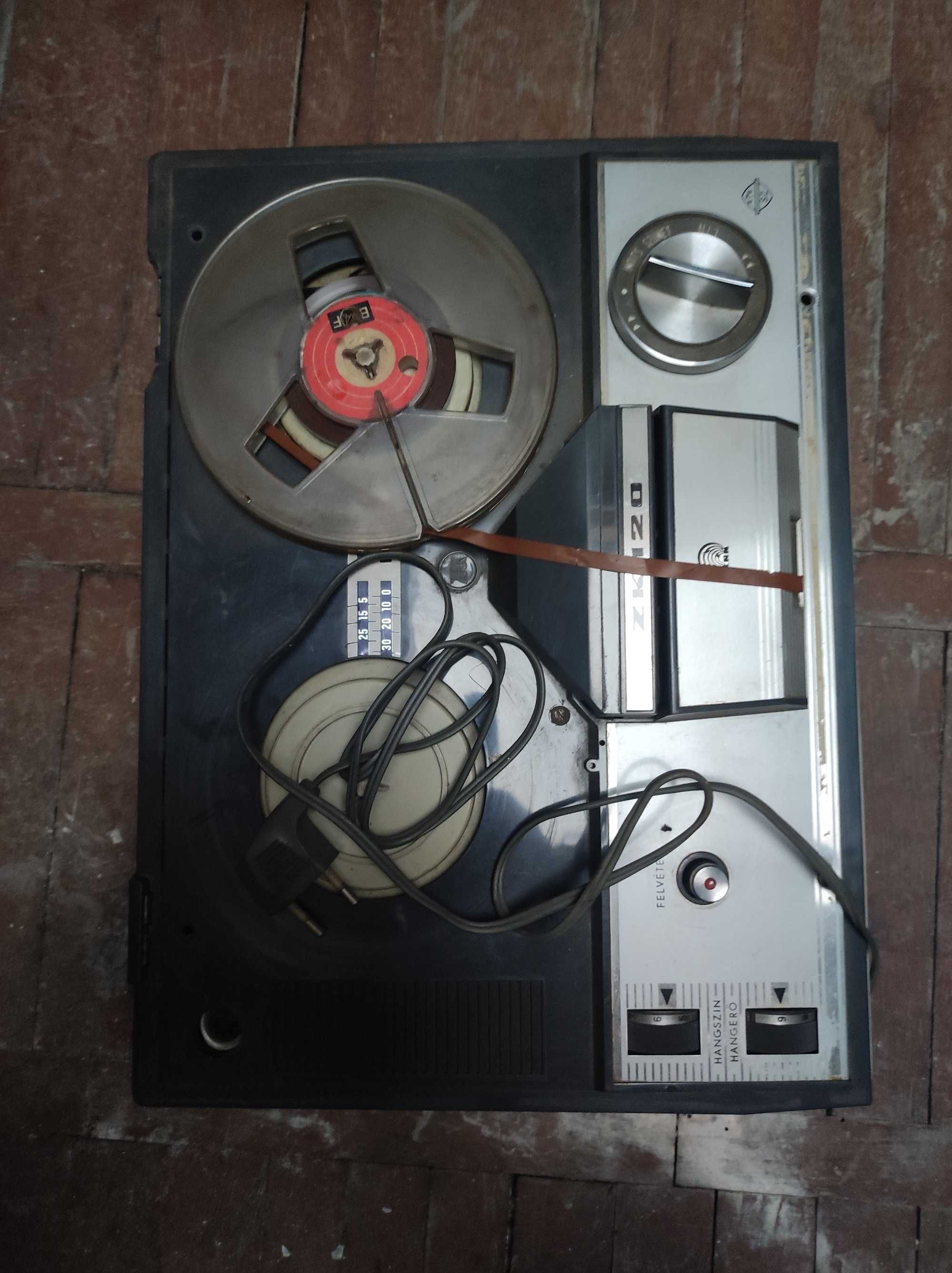 Ролков Магнетофон ZK-120 GRUNDIG LICENCE