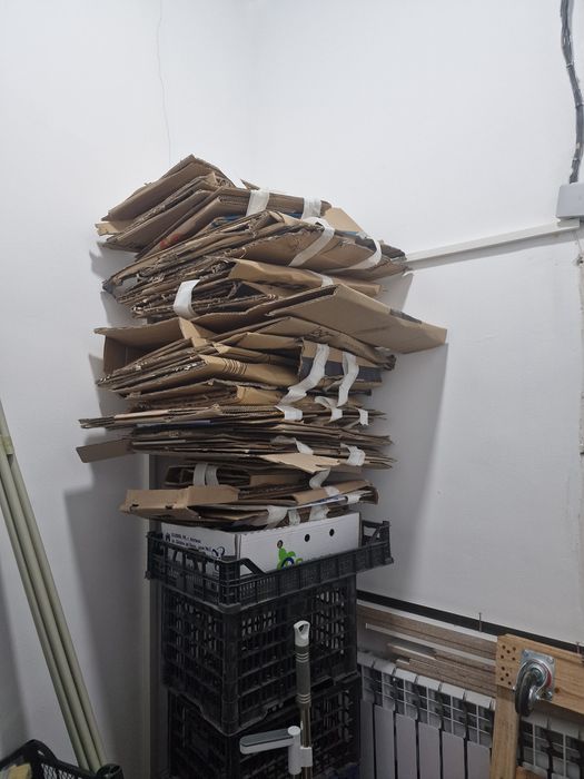 Бесплатно отдам макулатуру